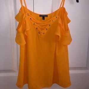 Cut out shoulder Express top